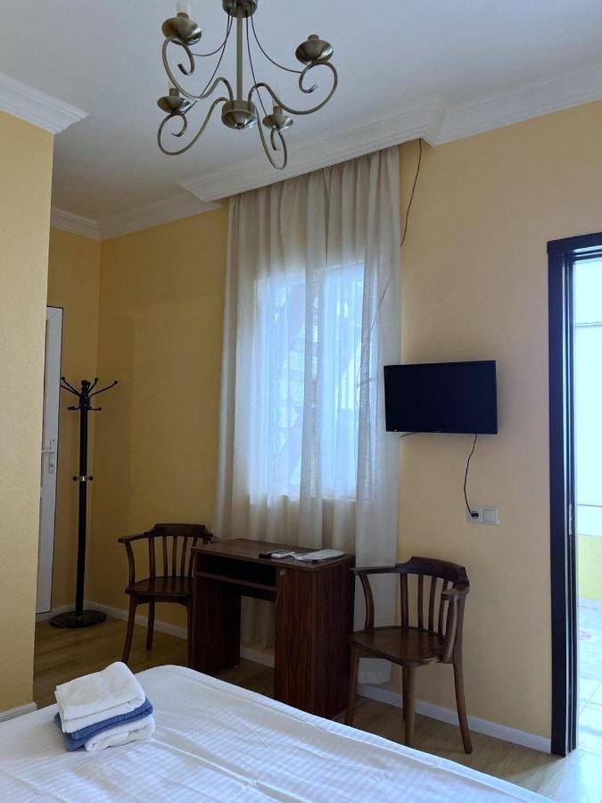 Old Clty Hotel Batoumi Extérieur photo