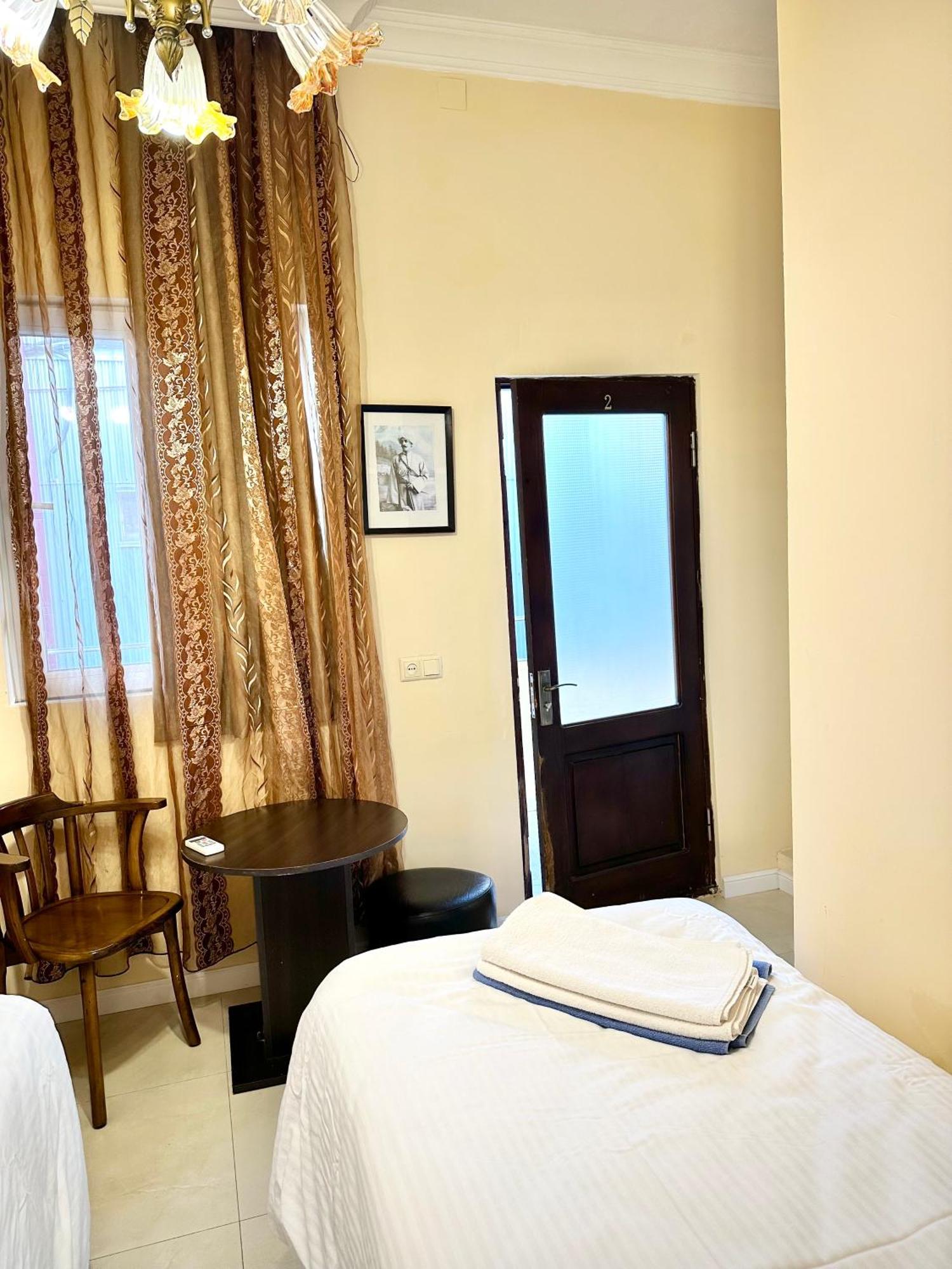 Old Clty Hotel Batoumi Extérieur photo
