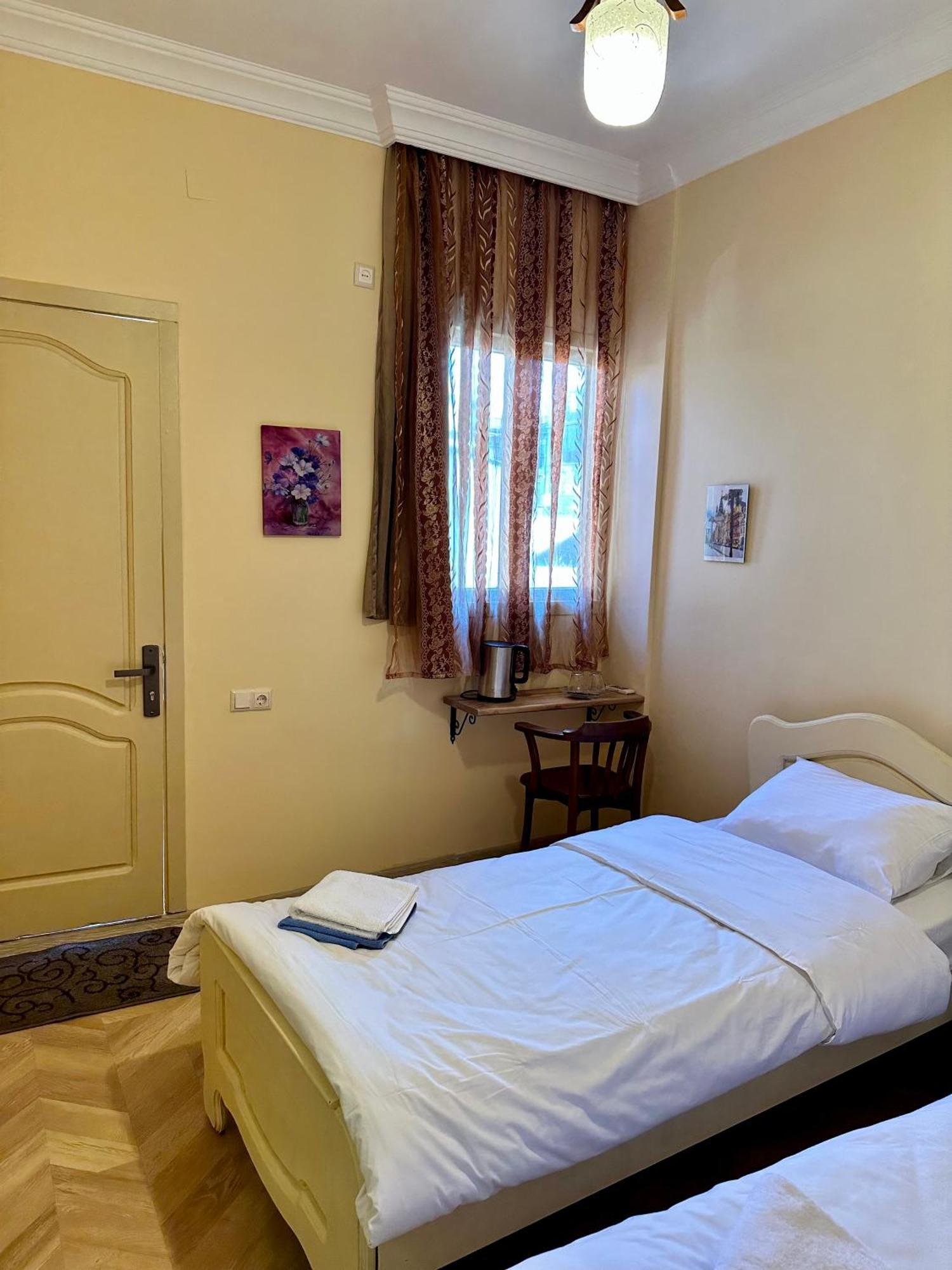 Old Clty Hotel Batoumi Extérieur photo