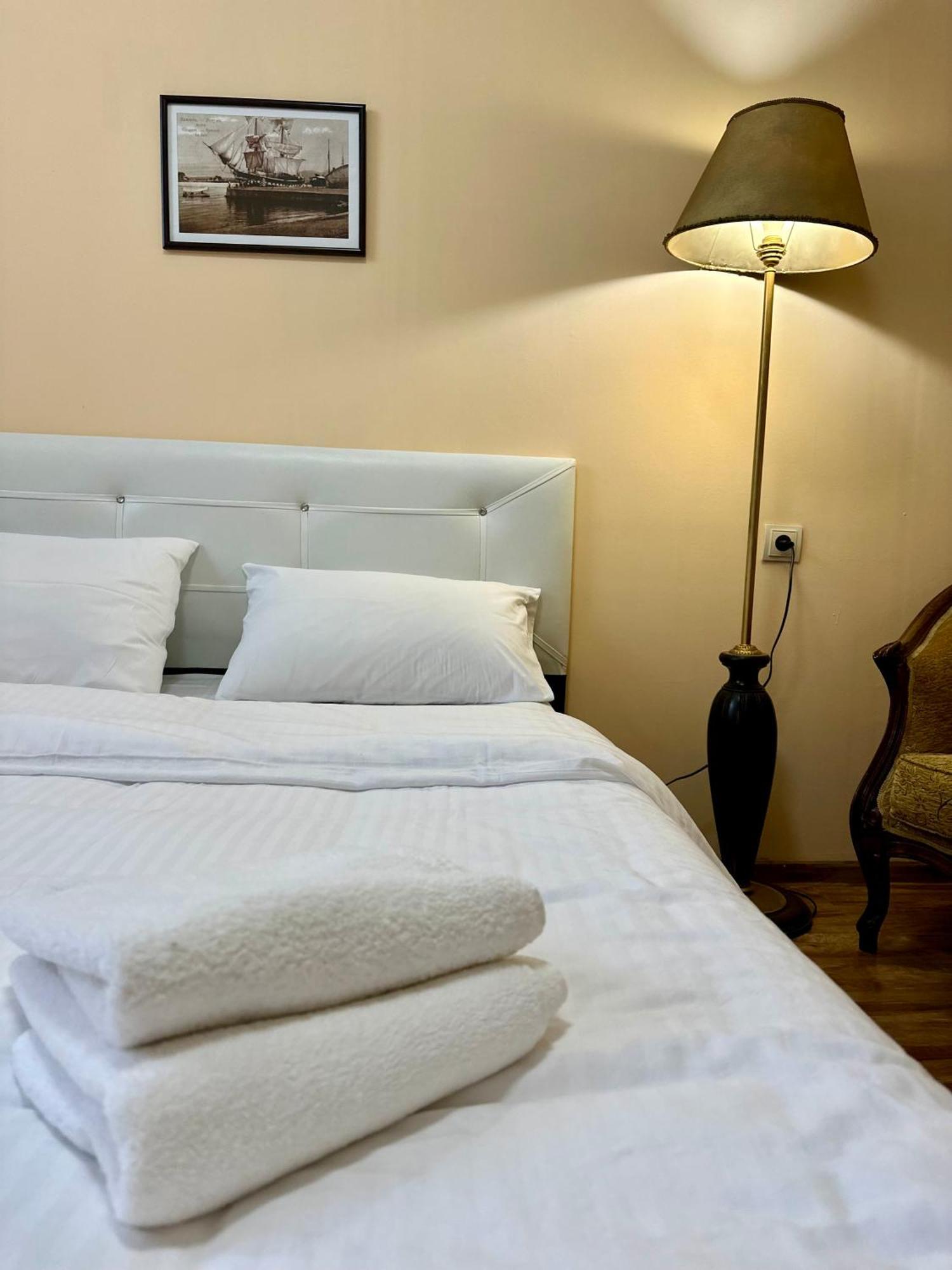 Old Clty Hotel Batoumi Extérieur photo