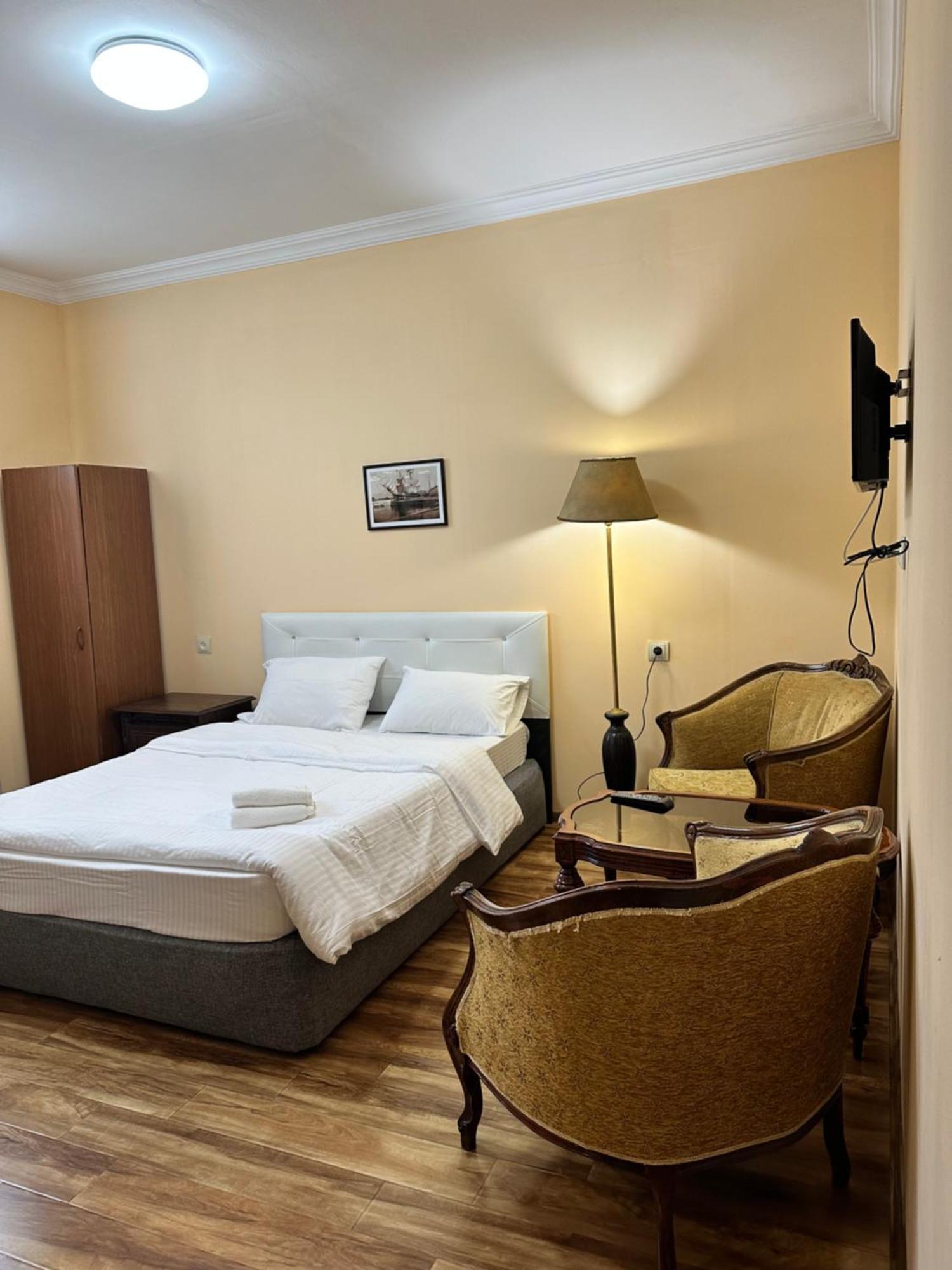 Old Clty Hotel Batoumi Extérieur photo